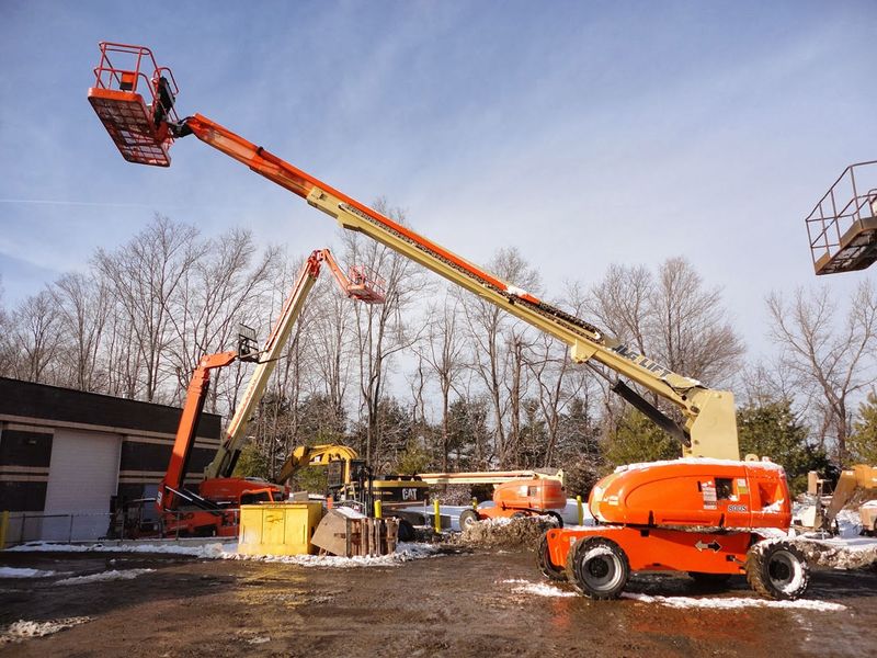 Аренда телескопического подъемника JLG 800 S