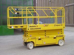 Ножничный подъемник Haulotte Compact 10